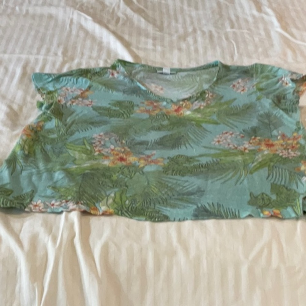 Casual summer top.